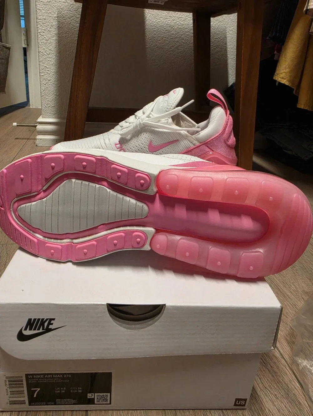 Nike Women’s White and Pink Air Max 270 Sneakers - Picture 2 of 3